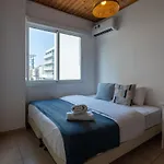 Laurel 2-bedroom In Apartment