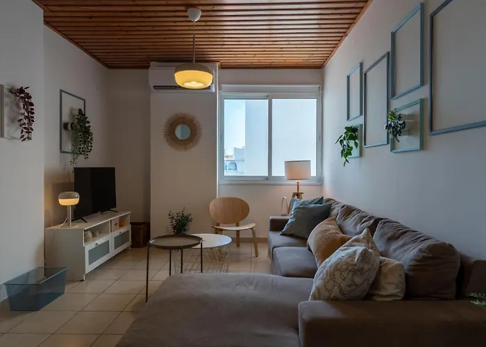 アパート Laurel 2-bedroom In *